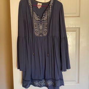 Know Rose Brand from Target. Size: large. Navy blue in color.